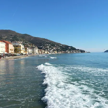 Nuovo Con Posto Auto A 50 Mt Dal Mare *